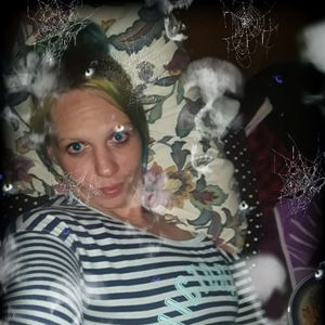 Meet your Posher, Becca